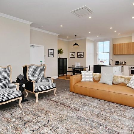 Kaiapoi Luxury Accommodation 2 - Bookahome Exteriör bild